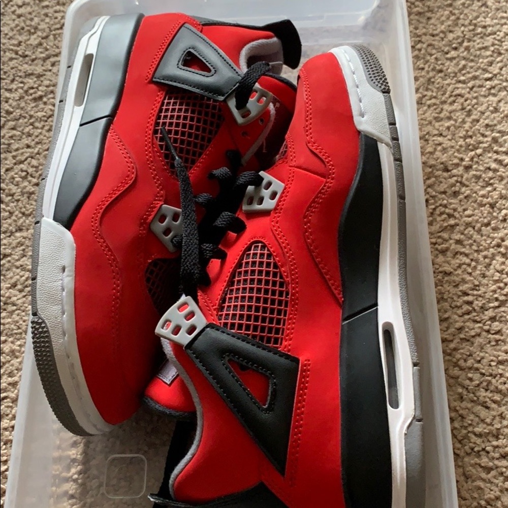 Air Jordan Retro 4 “ Toro Bravo”
